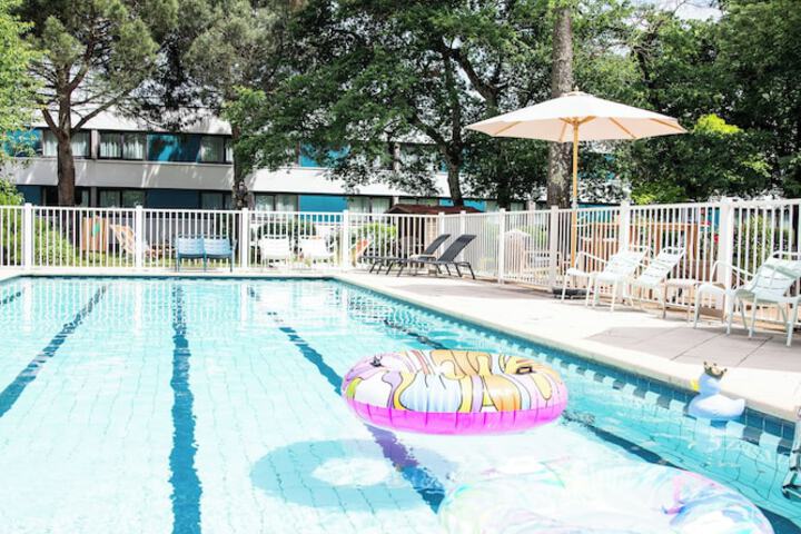 Pool 73 of 223