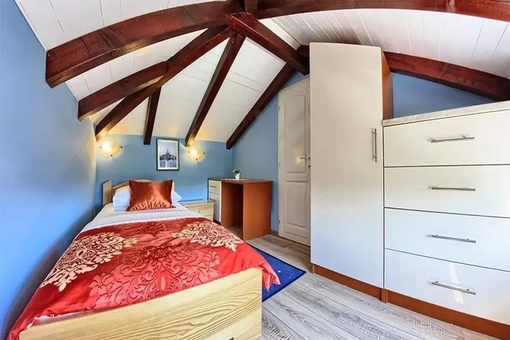Room 3 of 26