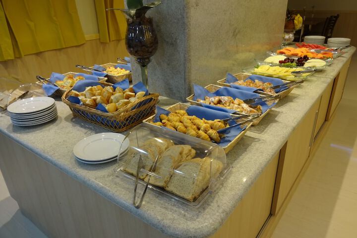 Dining 40 of 44
