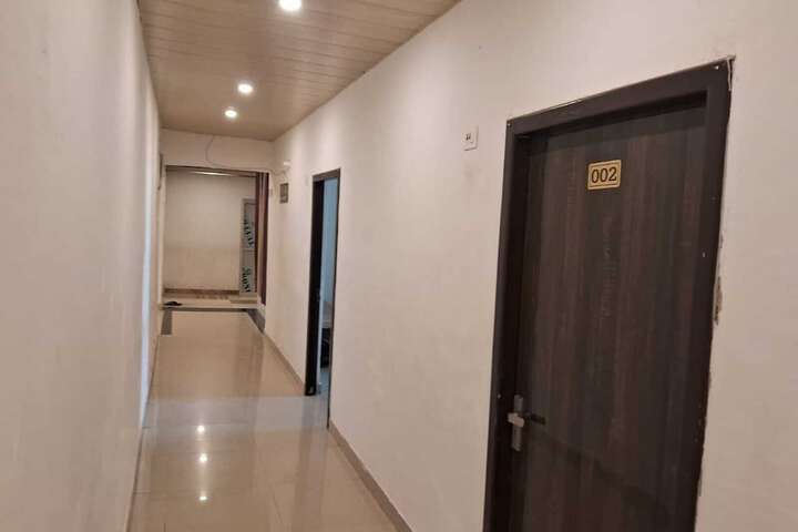 Ballroom/Hall 13 of 15