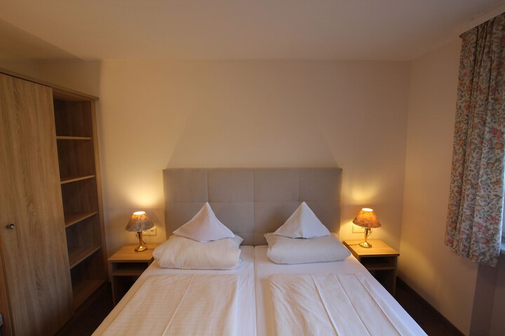 Room 9 of 21