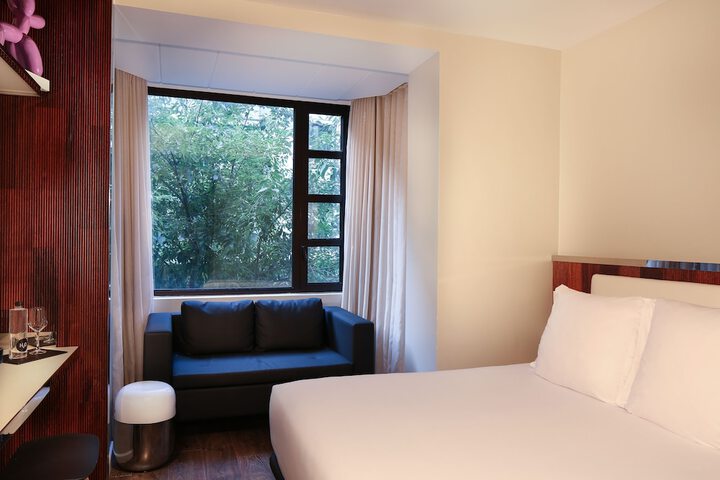 Room 13 of 75