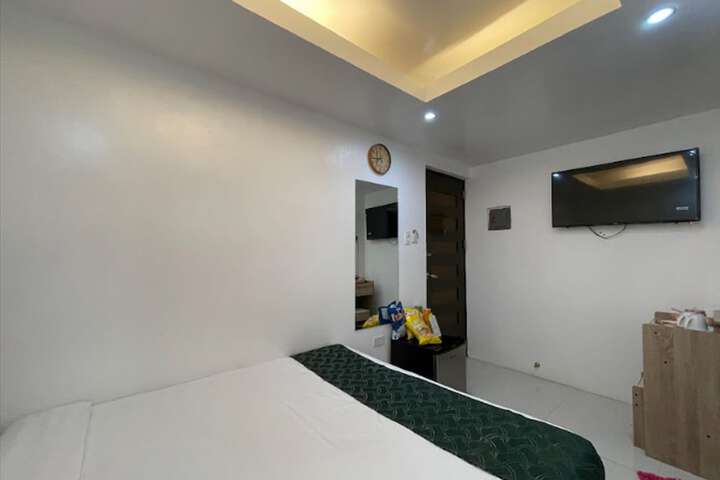 Room 32 of 63