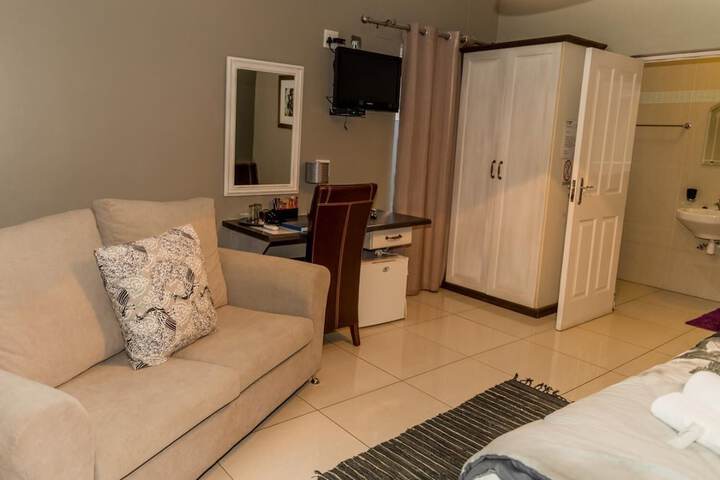 Room 8 of 49