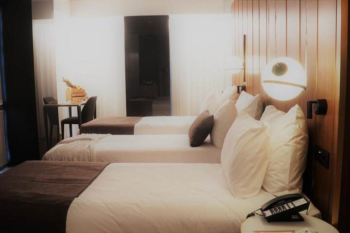 Room 26 of 104