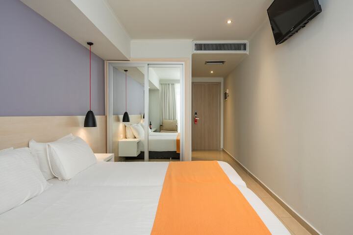 Room 17 of 121