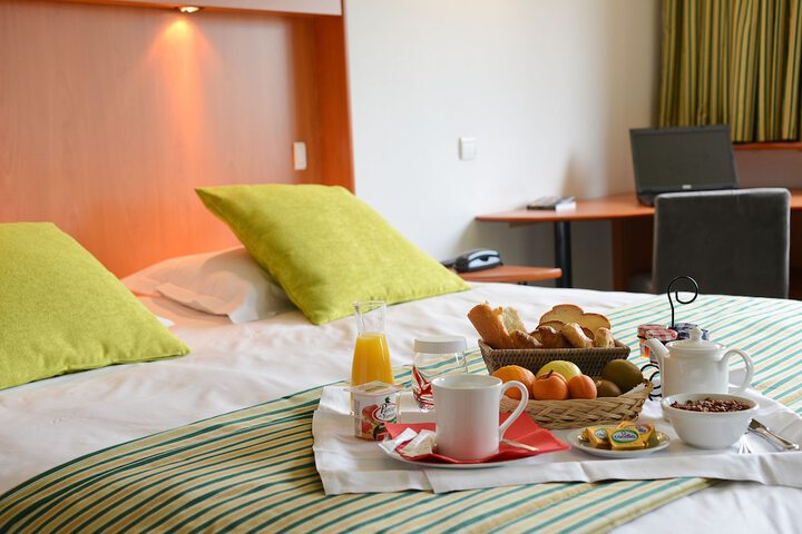 Room 10 of 113