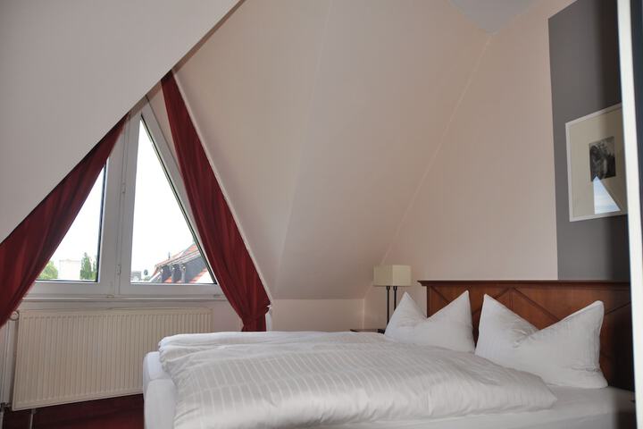 Room 34 of 68