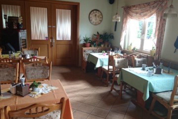 Dining 43 of 53