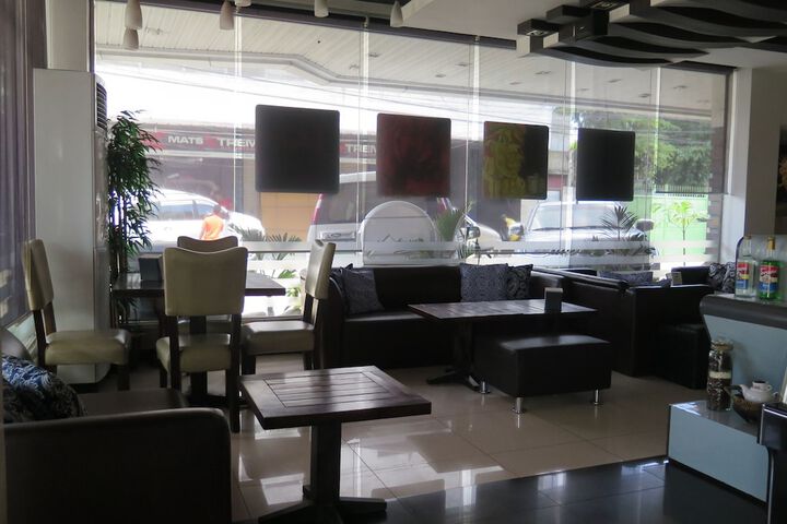 Dining Photos