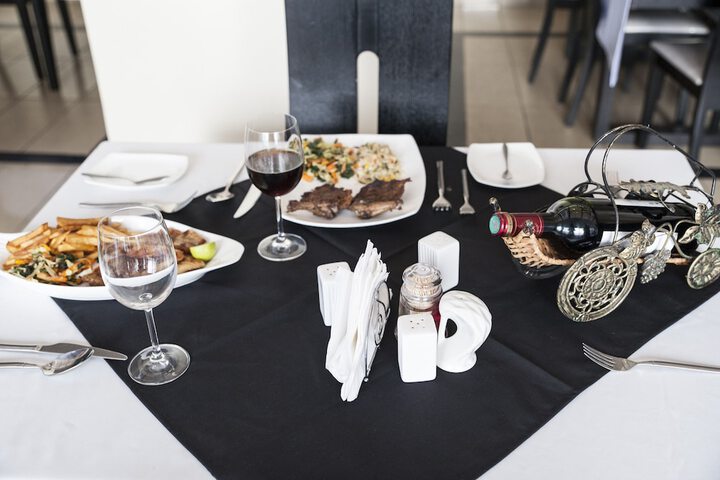 Dining 16 of 22