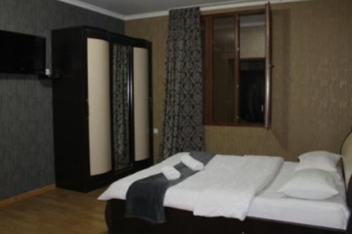 Room 21 of 32