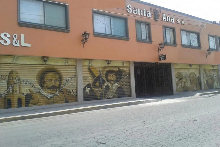 SANTA ANA SUITES & LOFTS