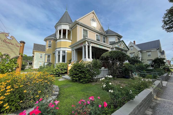 Hotel Exterior 35 of 35