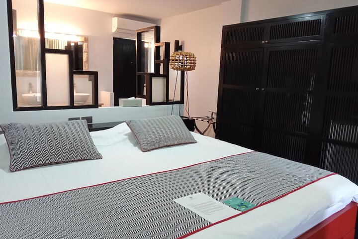 Room 14 of 82