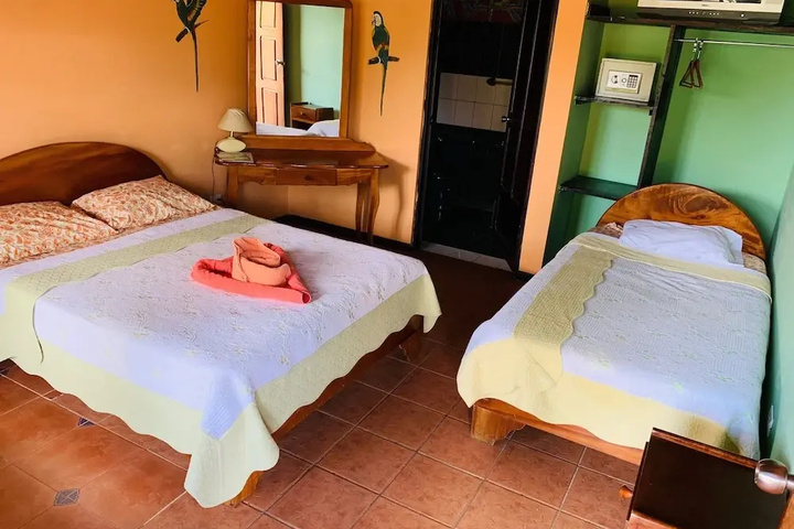 Room 2 of 21