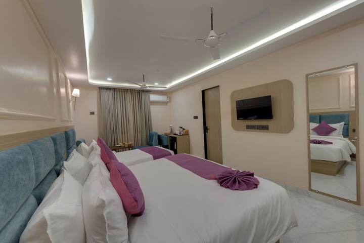 Room 30 of 48