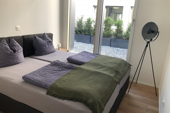Room 4 of 25