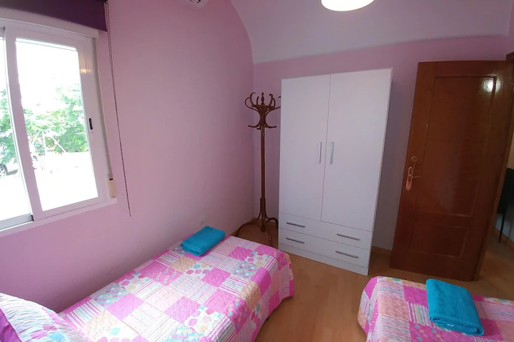 Room 9 of 10
