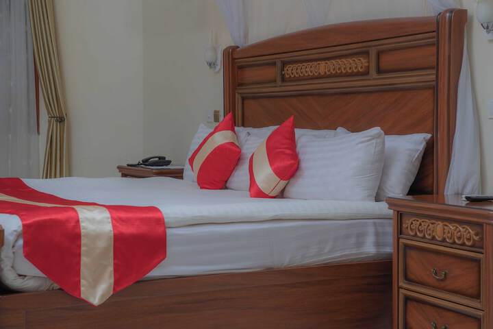 Room 6 of 23