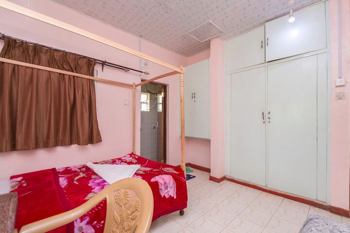 Room 9 of 31