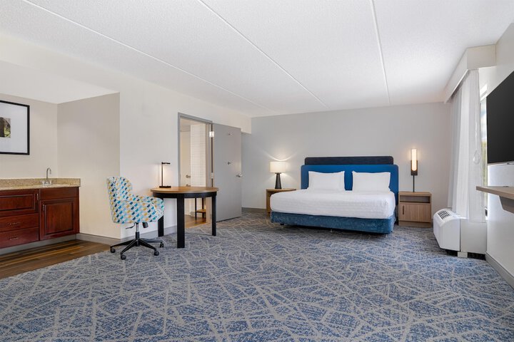 Room 51 of 115