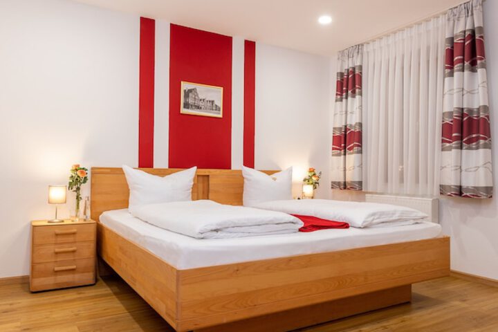 Room 3 of 17