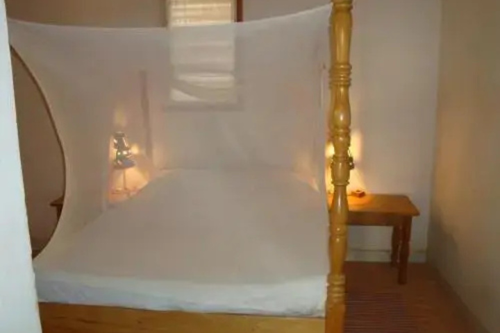 Room 4 of 11