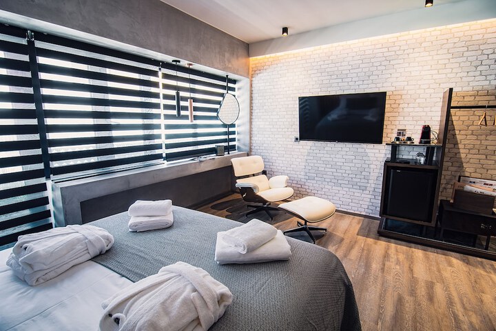 Room 10 of 49