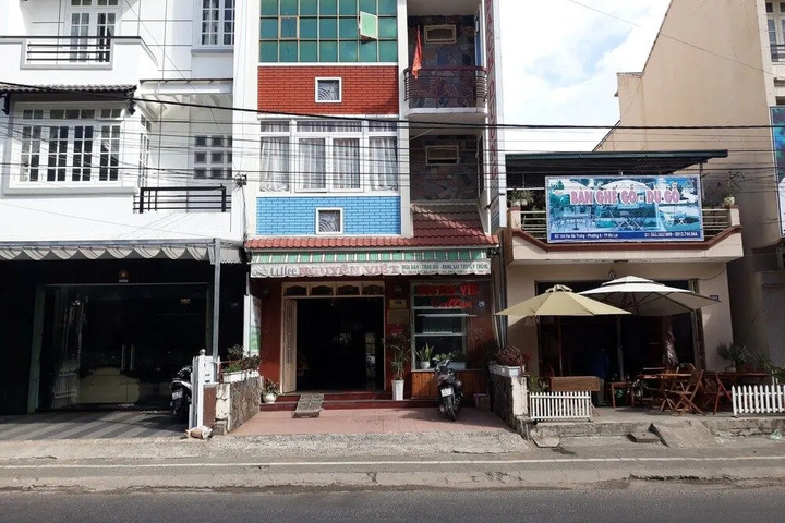 Bach Duong Hotel by OYO Rooms