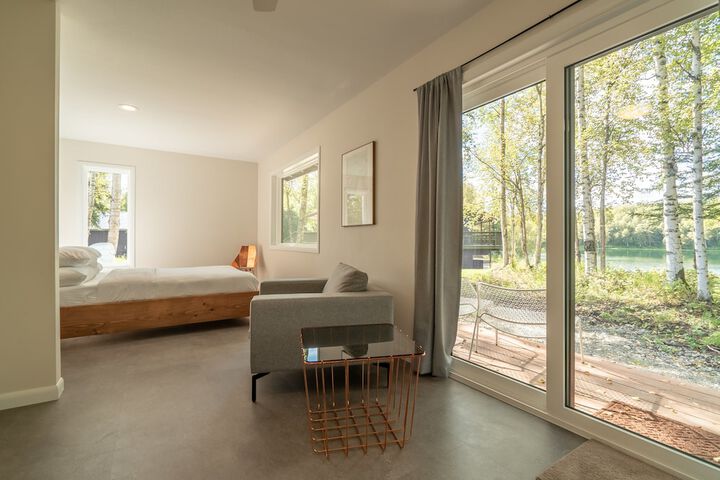 Room 4 of 33