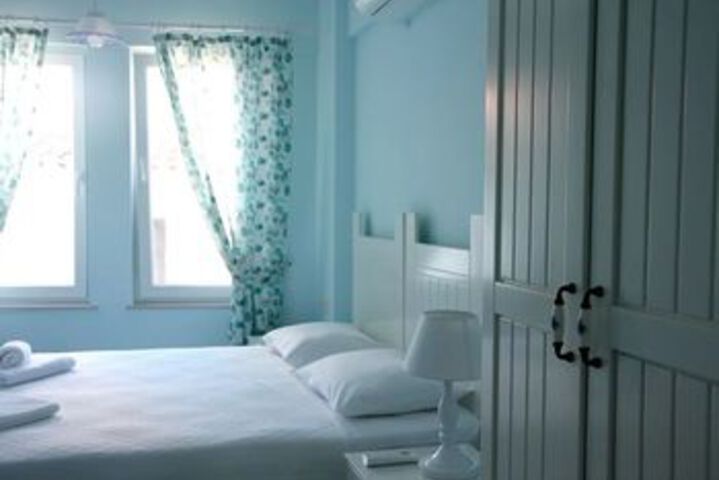 Room 7 of 13