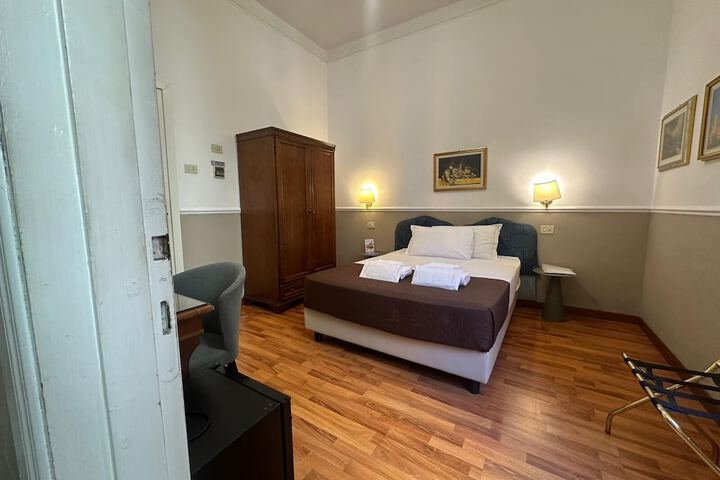 Room 43 of 58