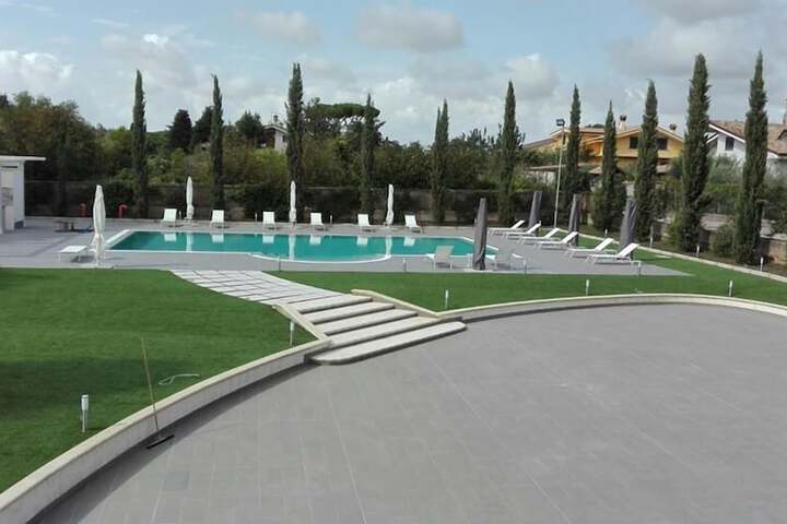 Pools & Facilities