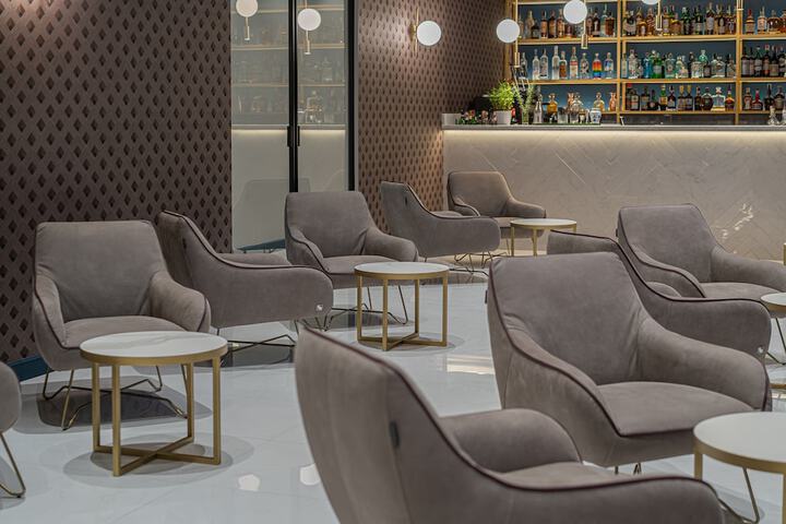 Lounge 167 of 211