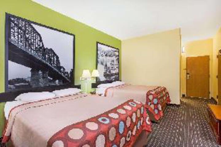 2 Queen Beds (4 of 5)