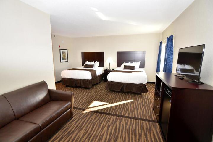 2 Queen Beds (3 of 3)