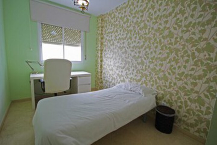 Room 8 of 13