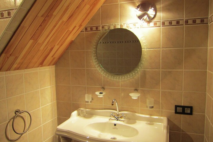 Room 13 of 40