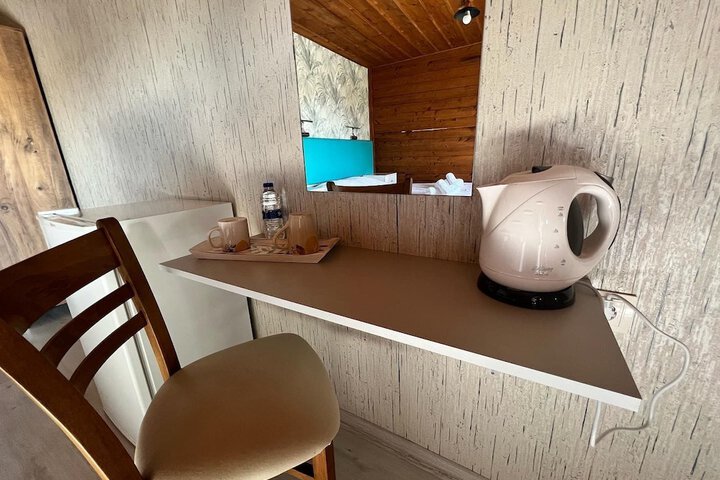 Lounge 14 of 26