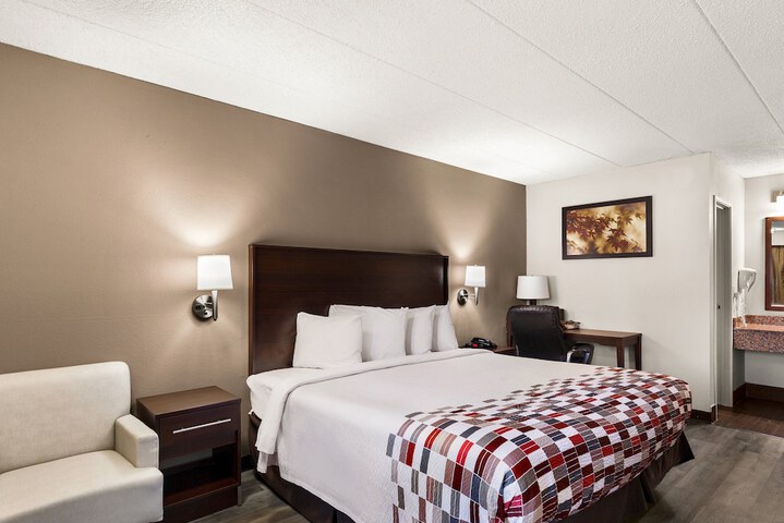 Superior King Bed (10 of 14)