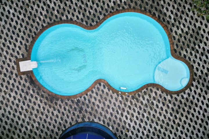Pool 68 of 96