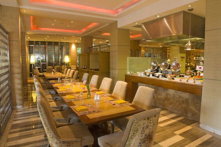 Dining 64 of 77