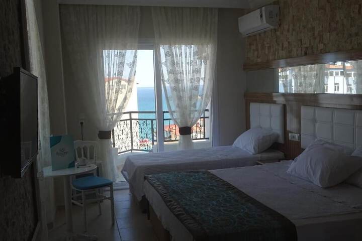 Room 8 of 32