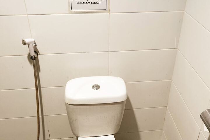 Room 10 of 12