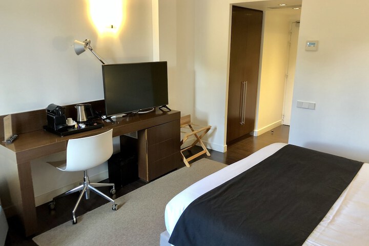 Room 3 of 49