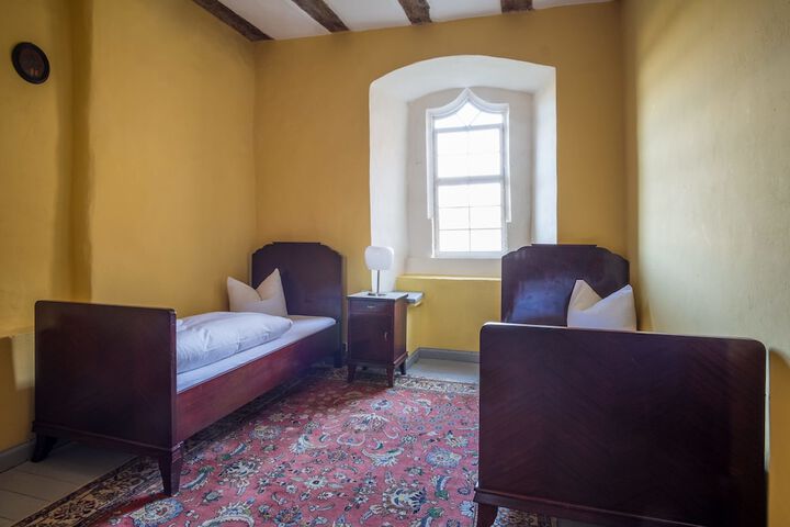 Room 22 of 80