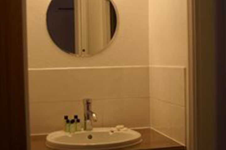 Room 2 of 18