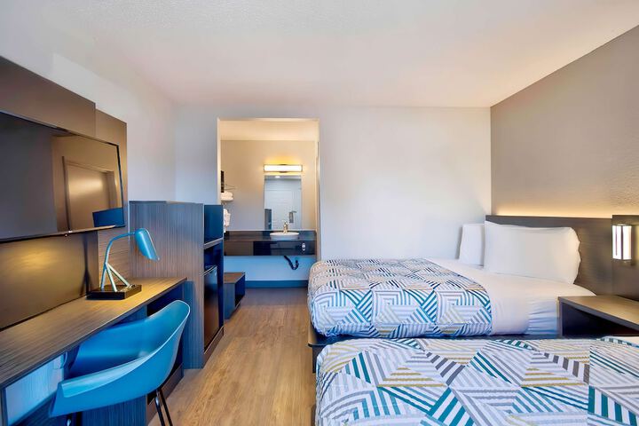 Double Bed Accessible (2 of 18)