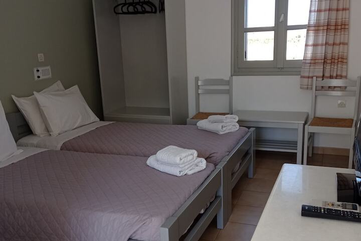 Room 15 of 94